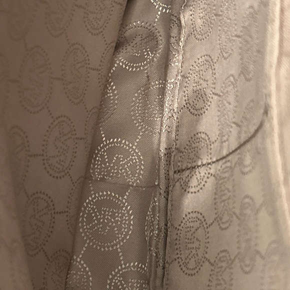 Michael Kors Vibrant Blue Crossbody Bag Approx. 9.5 x 7 x 2 - Picture 17 of 17